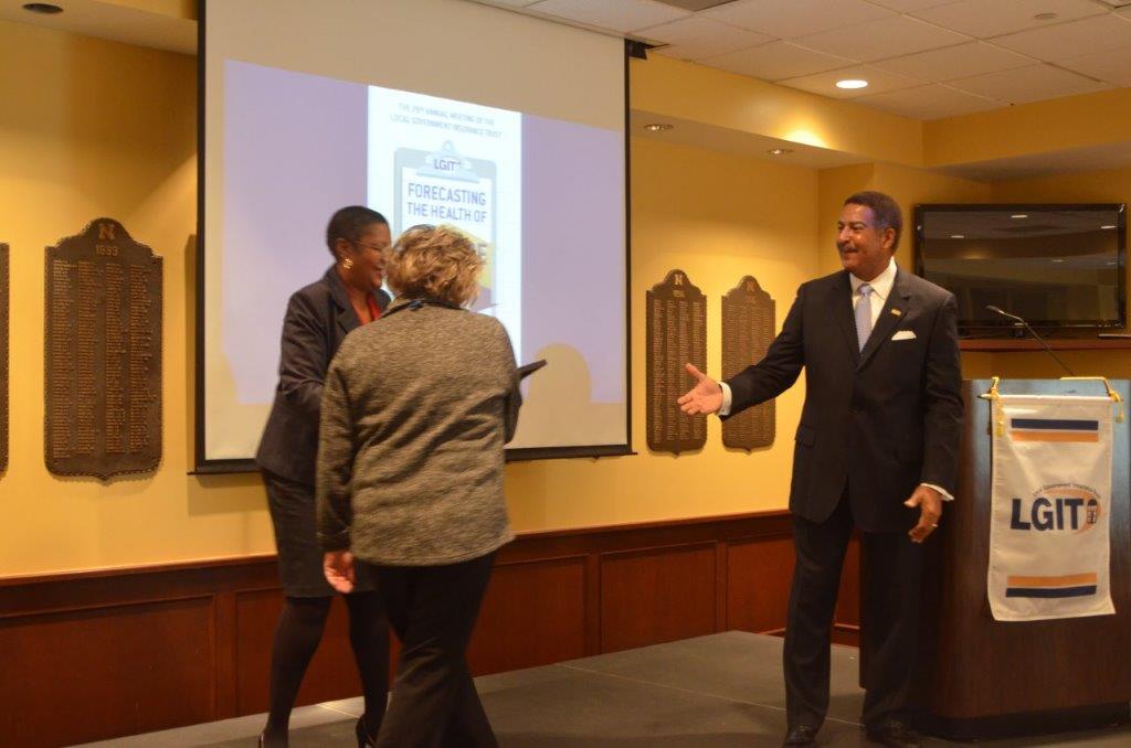 2016 LGIT MTG 15102353_2